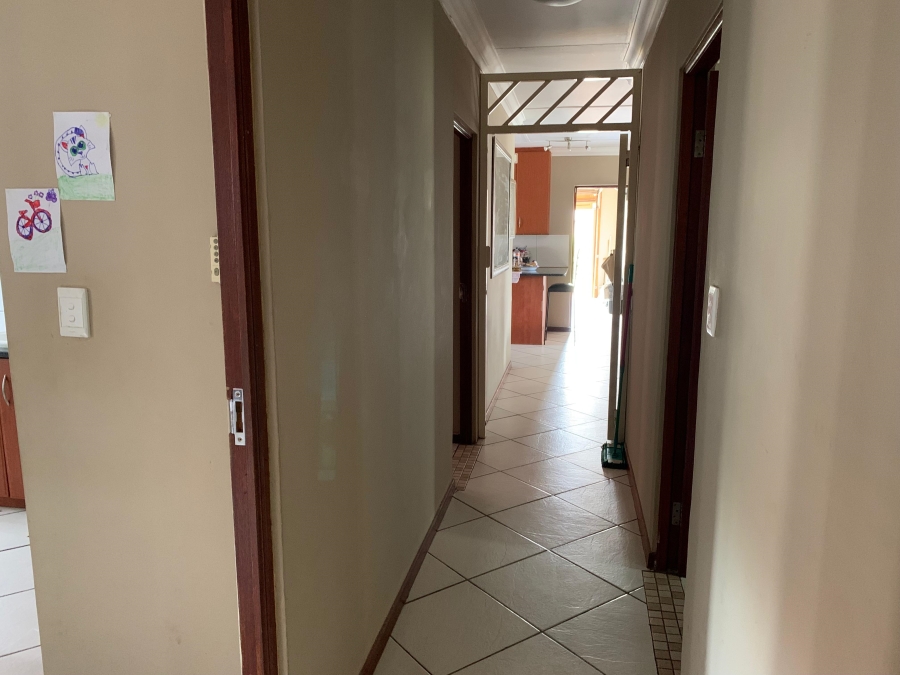 To Let 3 Bedroom Property for Rent in Melodie North West
